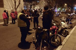 Detenido por andar sin casco