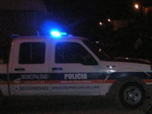 policia noche (1)