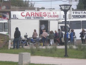 camion en la plaza