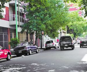 estacionar a la izquierda