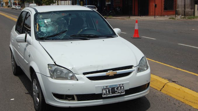 auto choco mujeres